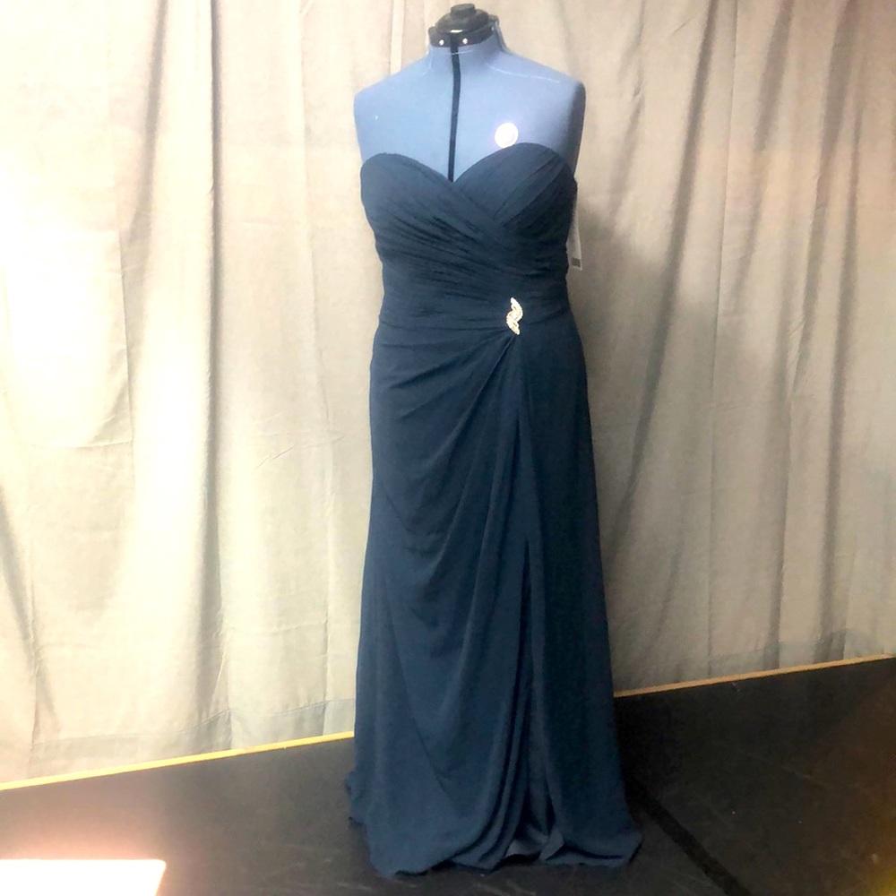 NWT Bill Levkoff dress for prom, wedding or special occasion.